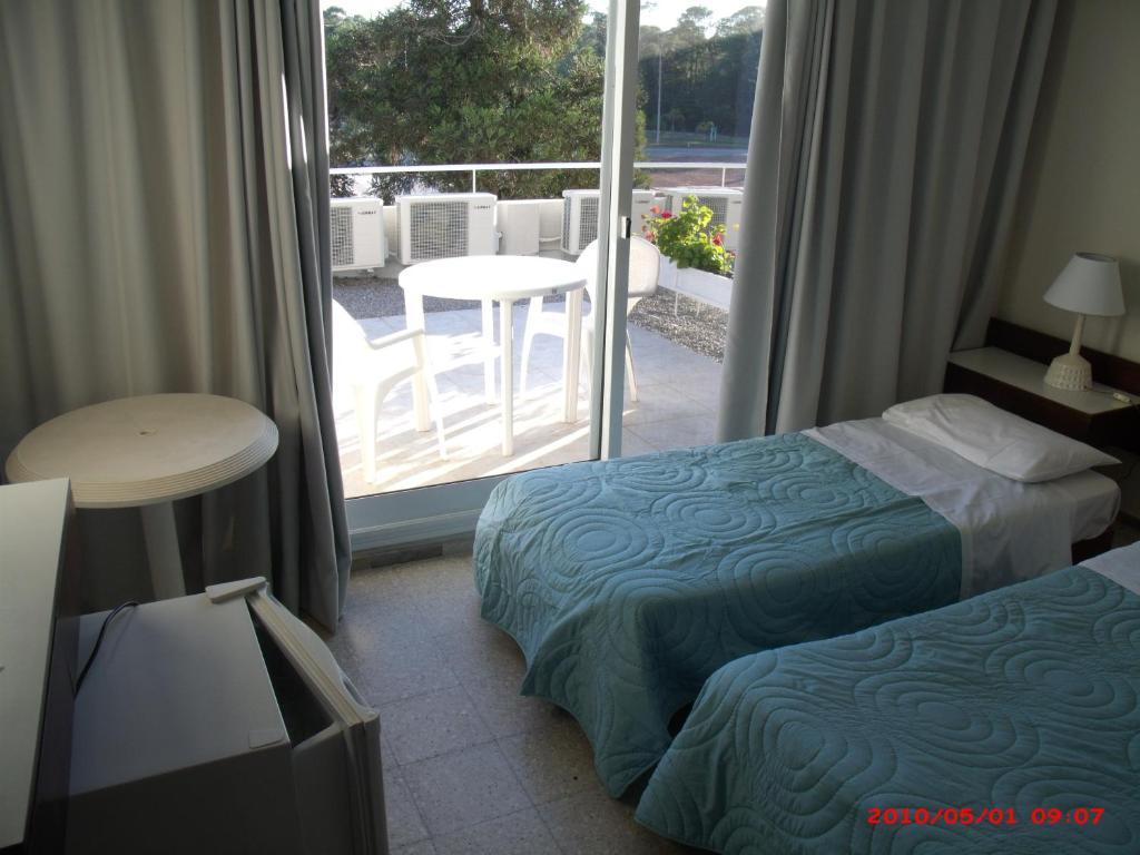 Hotel Puesta Del Sol 3*